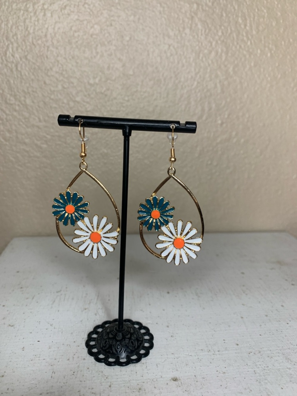 GOLD Teardrop Daisy Earrings with White & Teal Flowers - Picture 3 of 4